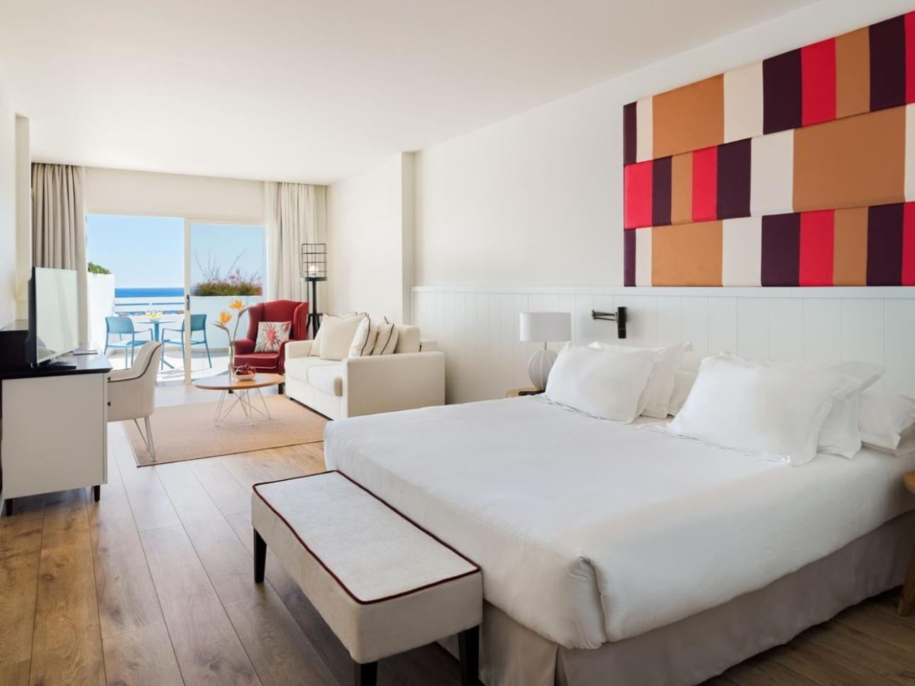 Habitación Familiar Superior con vistas al mar (2 adultos + 1 niño)