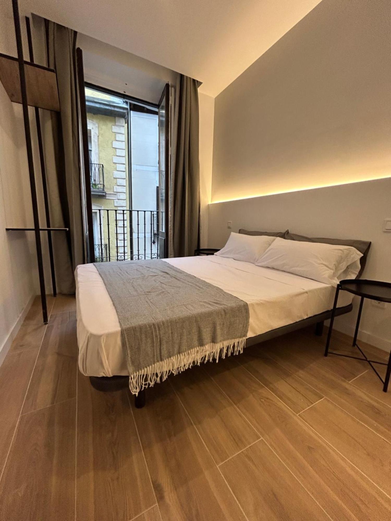 Double Room with Balcony,1616685724:JPEG