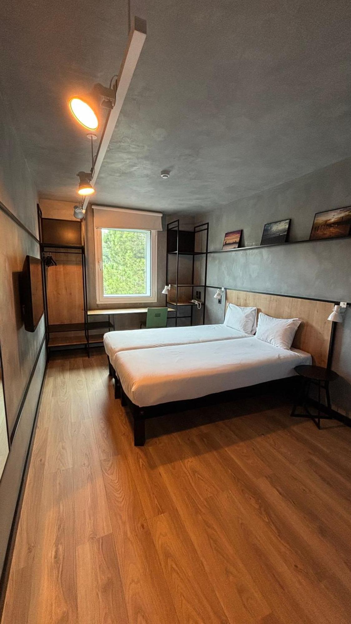 Standard Twin Room,1618274438:JPEG