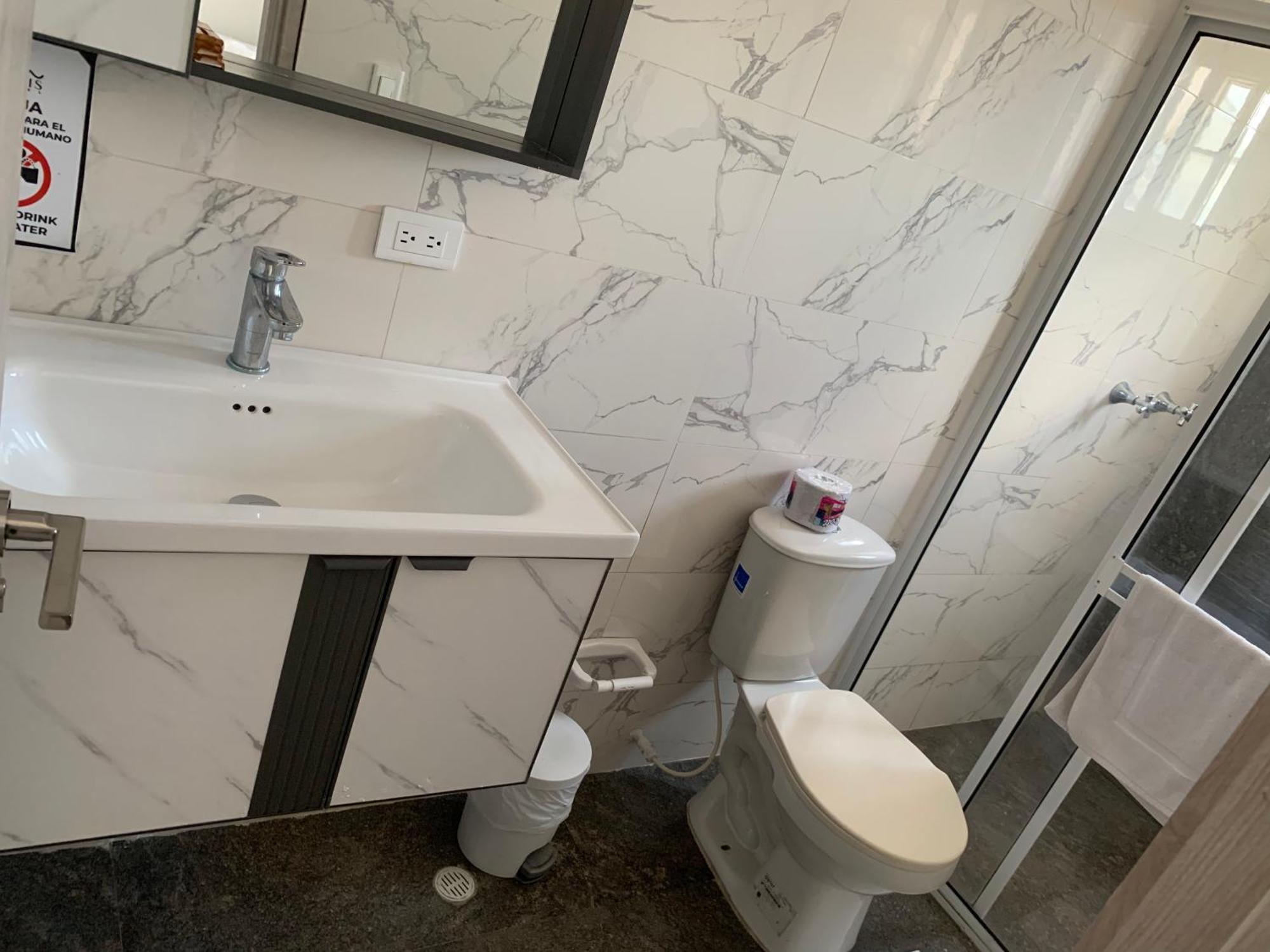 Habitación Familiar con baño privado