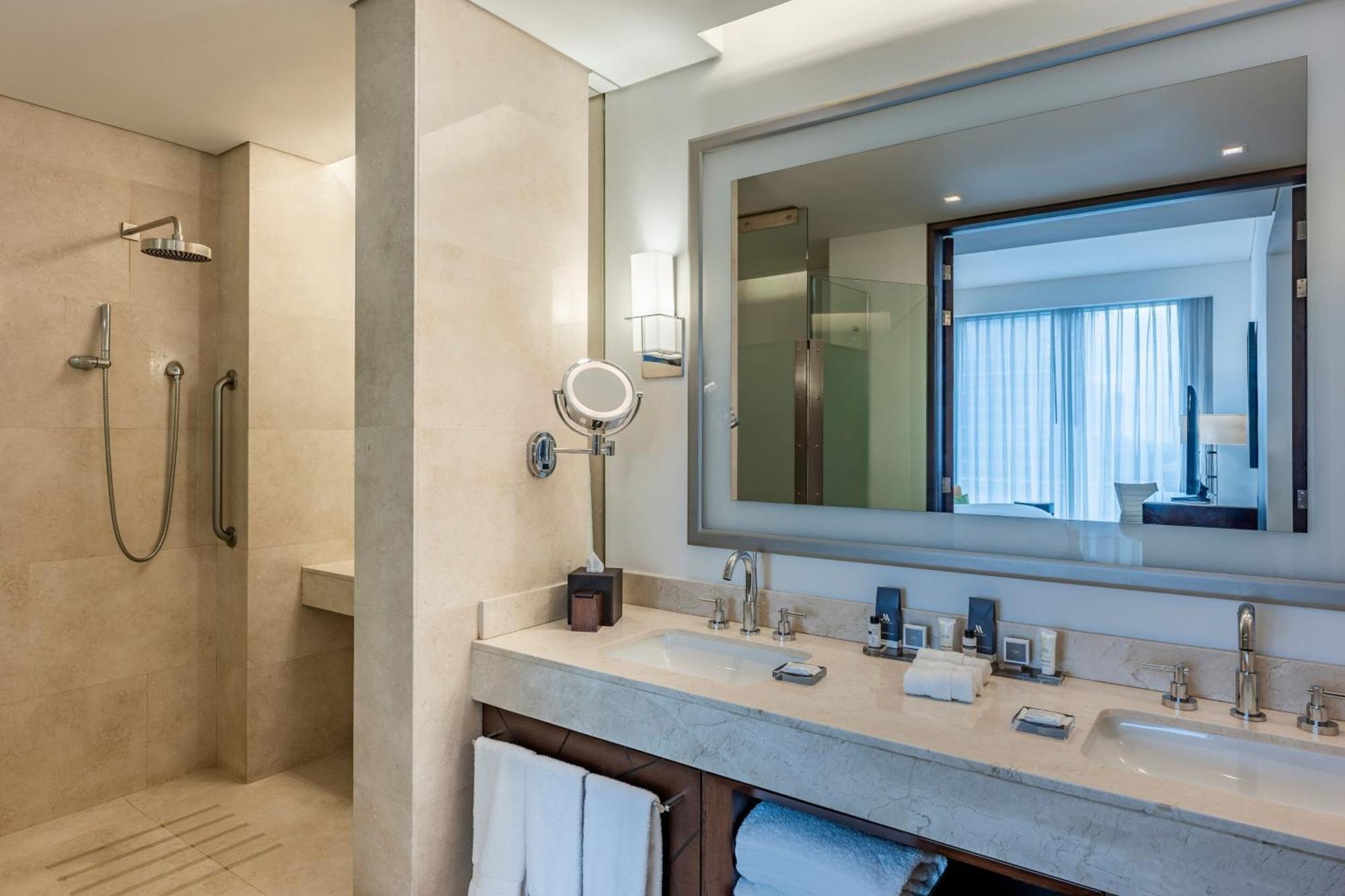 Suite Presidencial con 1 dormitorio y acceso al salón executive