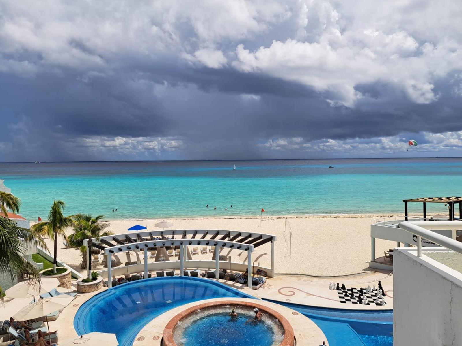 Habitación Doble Deluxe con balcón y vistas al mar