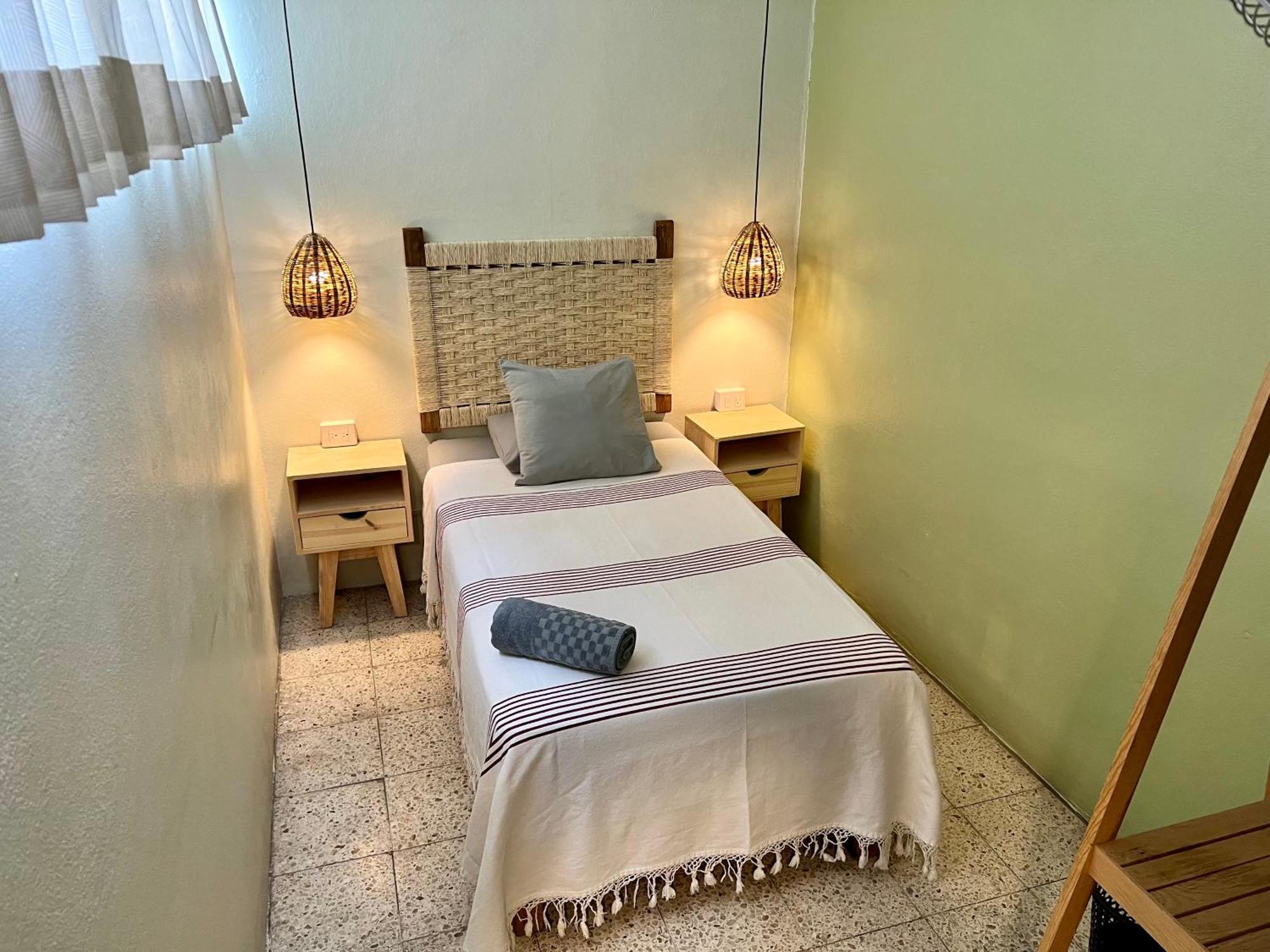 Single Room,1630911741:JPEG