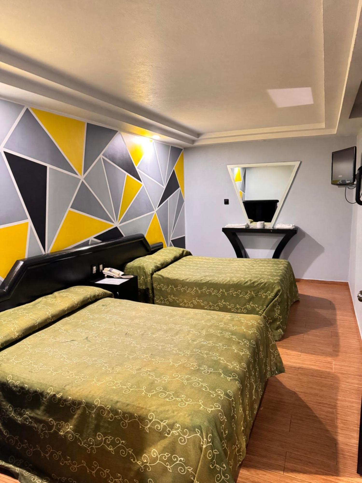 Standard Double Suite,1635859695:JPEG