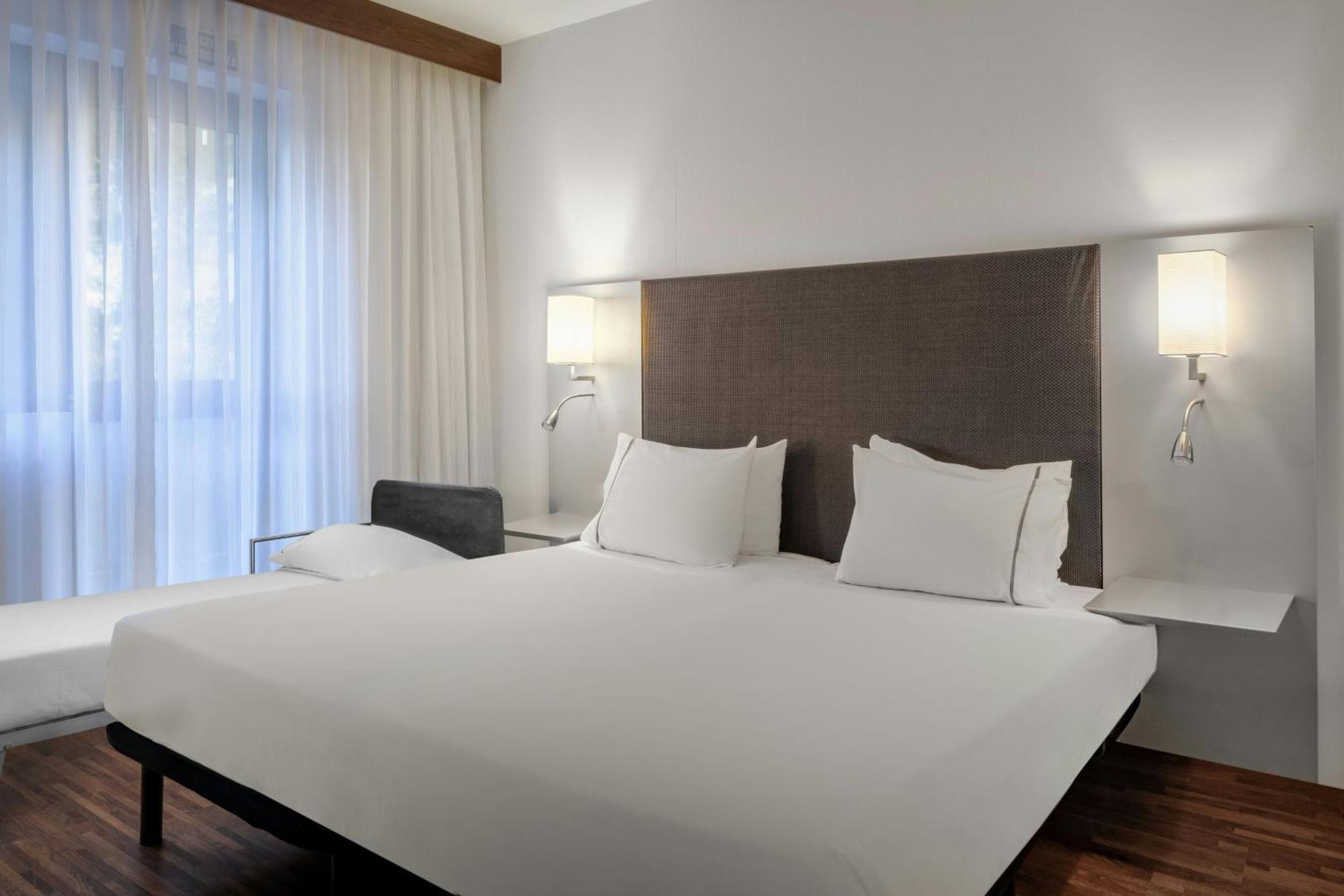 Standard Room with King bed and Single folding bed