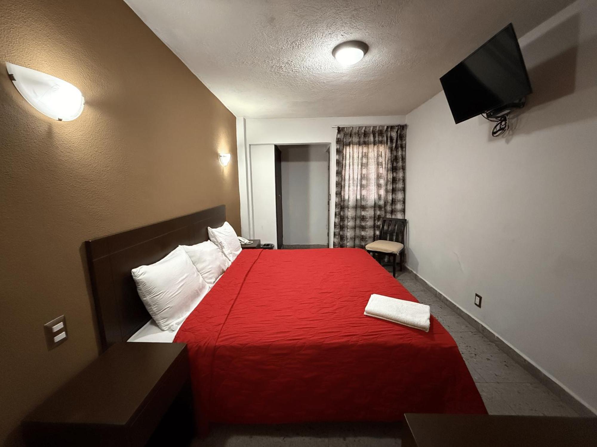 Queen Room,633518601:JPEG