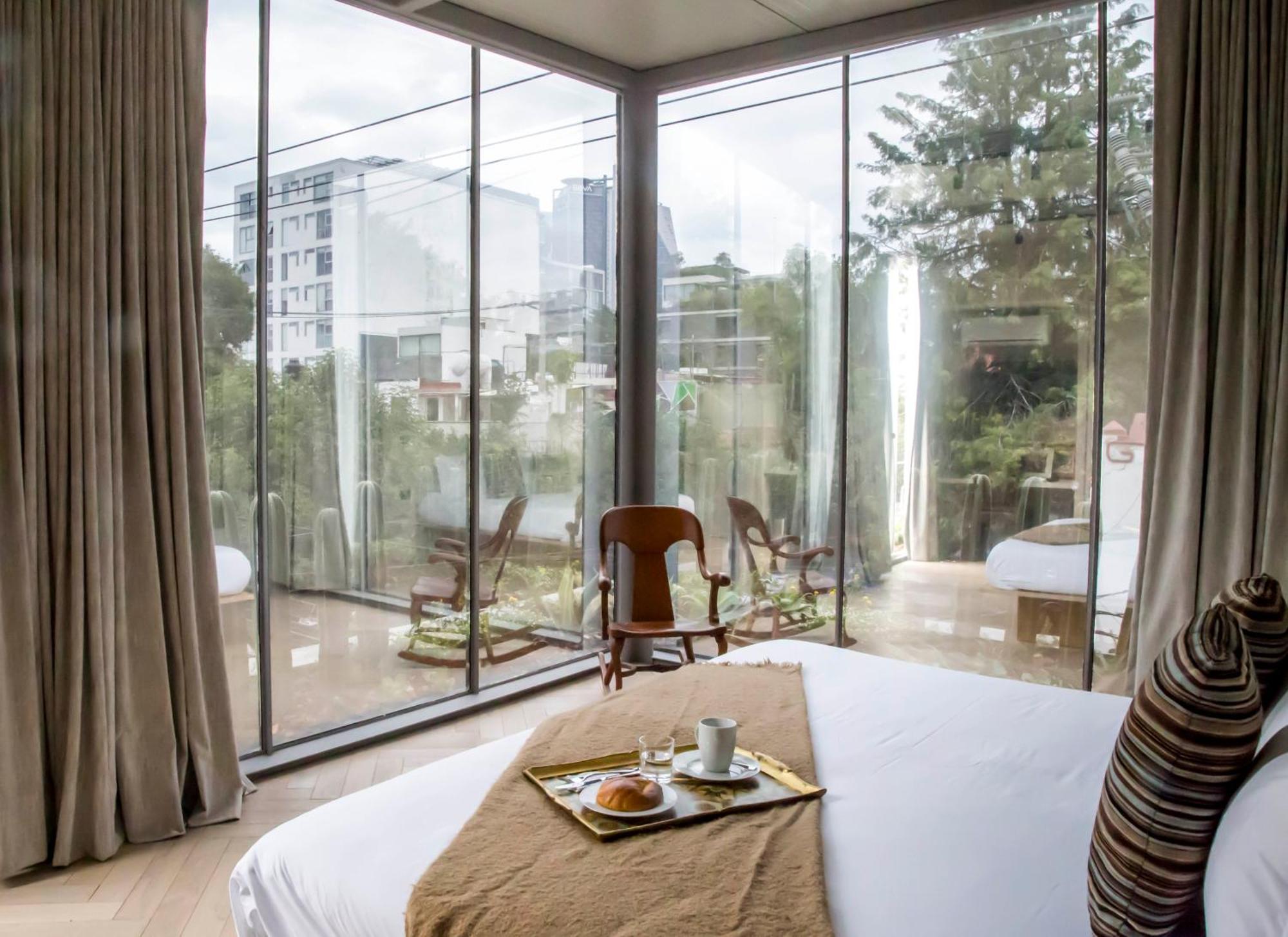 Deluxe Queen Room,1658649895:JPEG