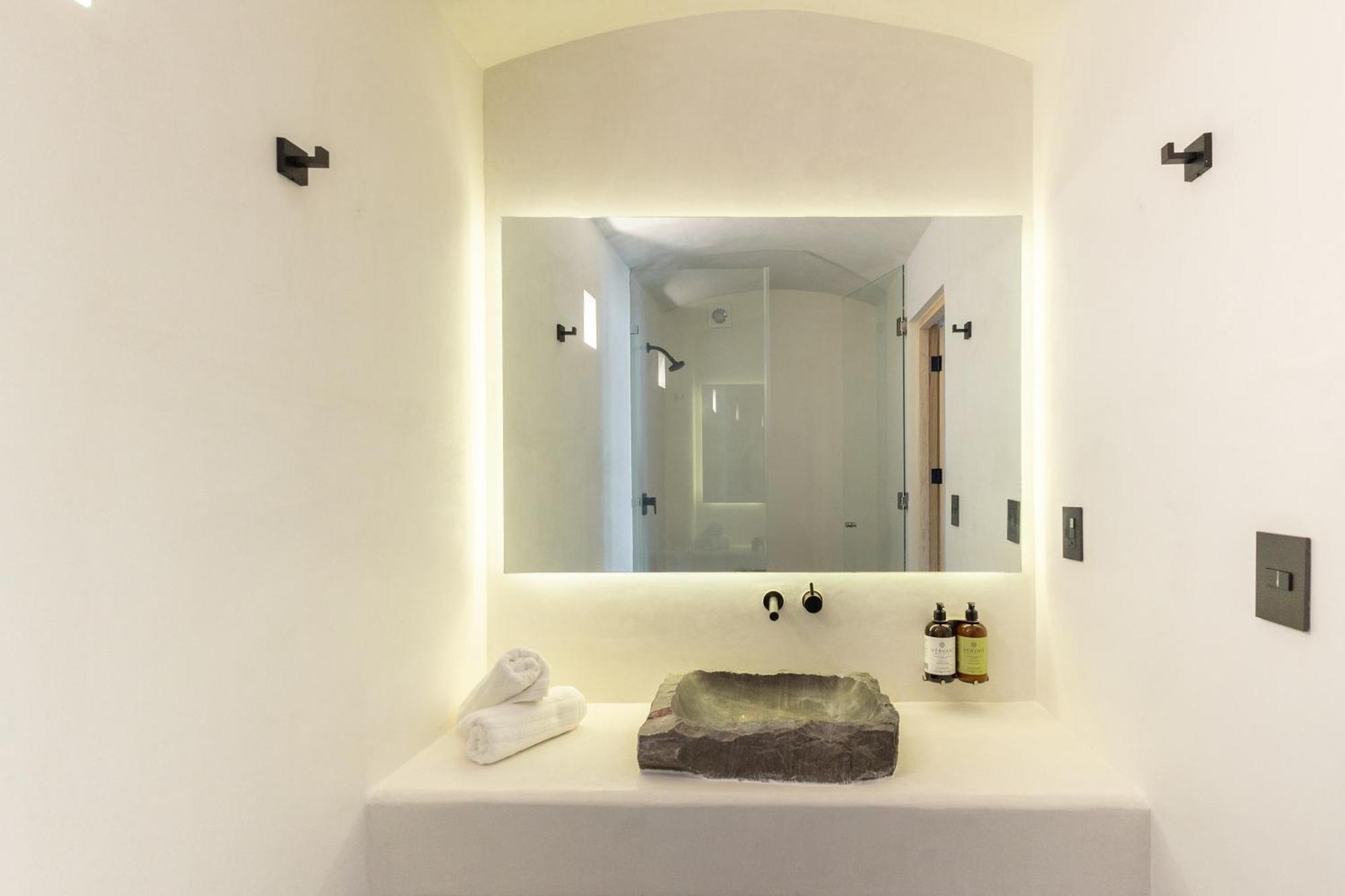 King Room,1659798468:JPEG