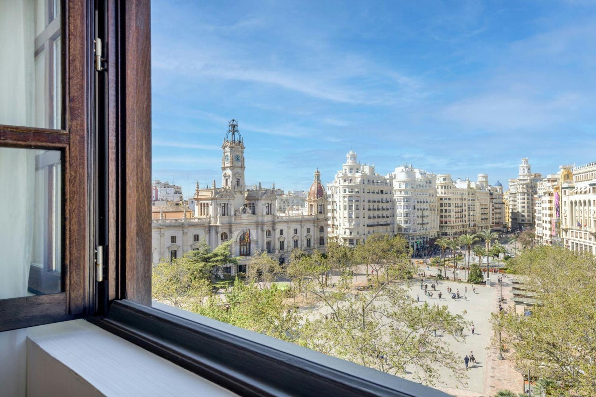 Corner Premium City Hall King Room with City View,1676597865:JPEG