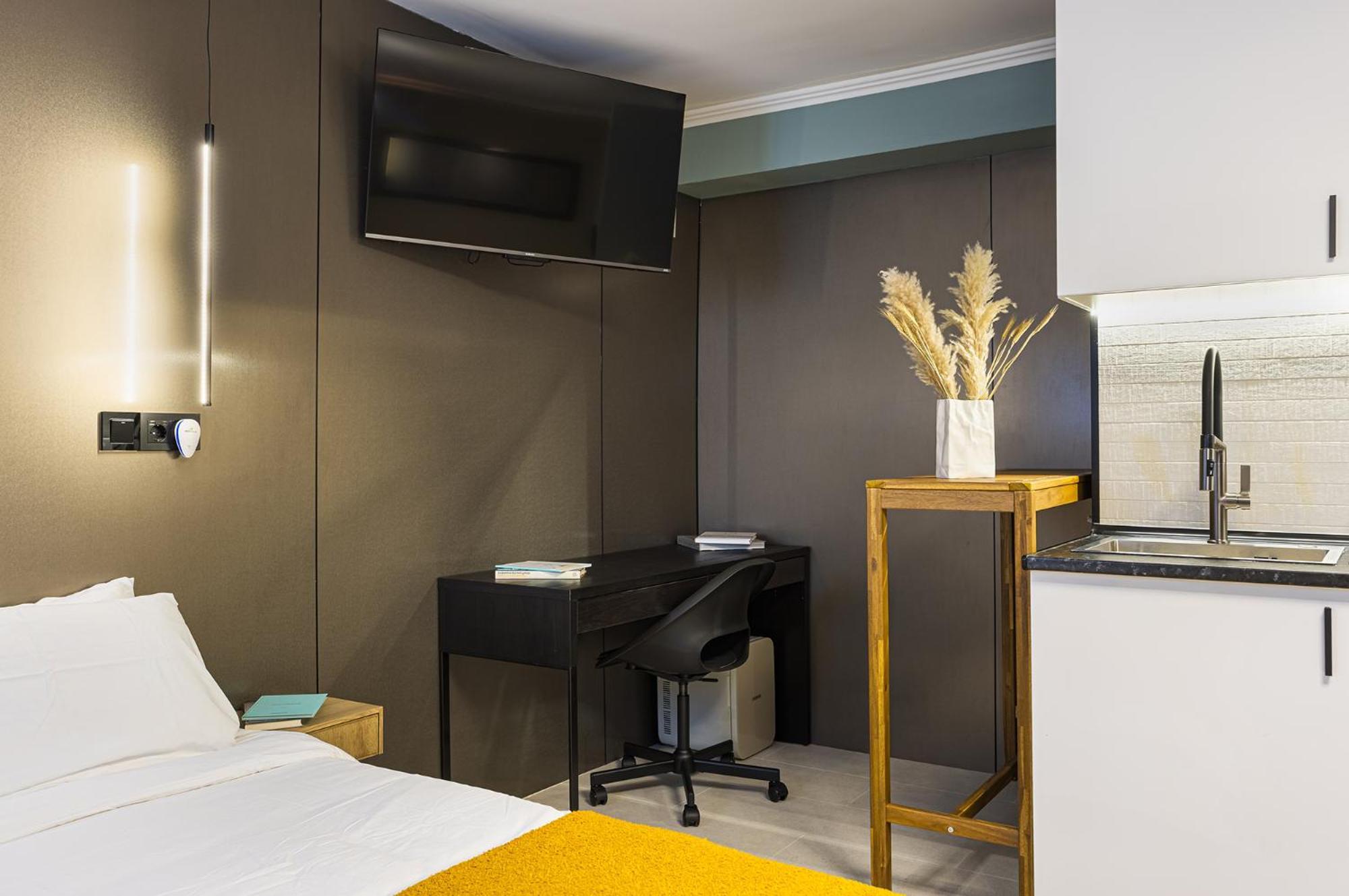 Deluxe Family Room,1675696963:JPEG