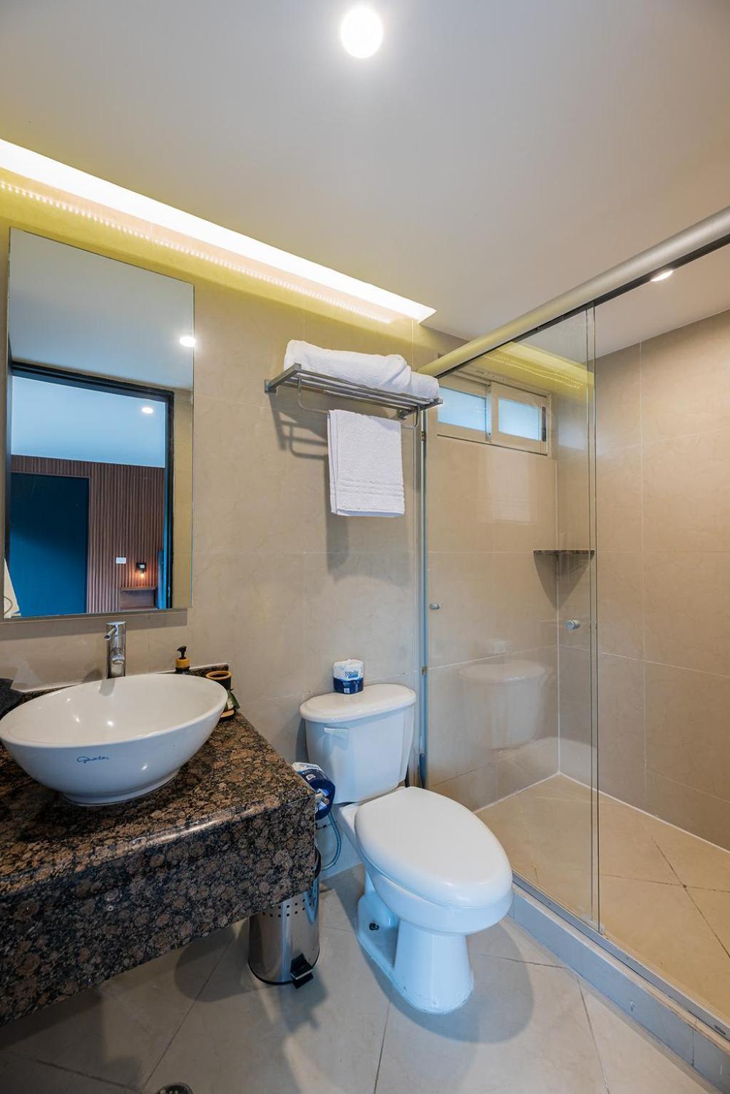 Apartamento de 1 dormitorio con balcón