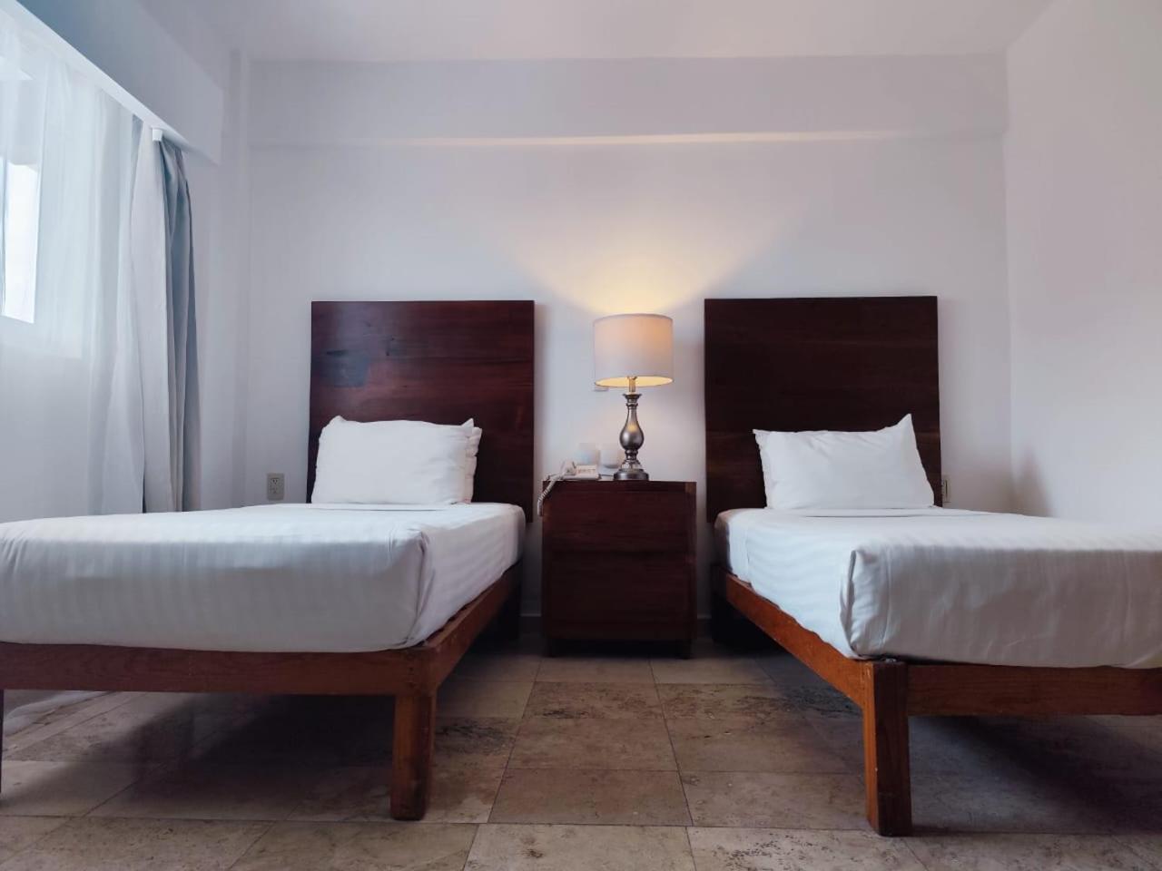 Twin Room,1686456034:JPEG