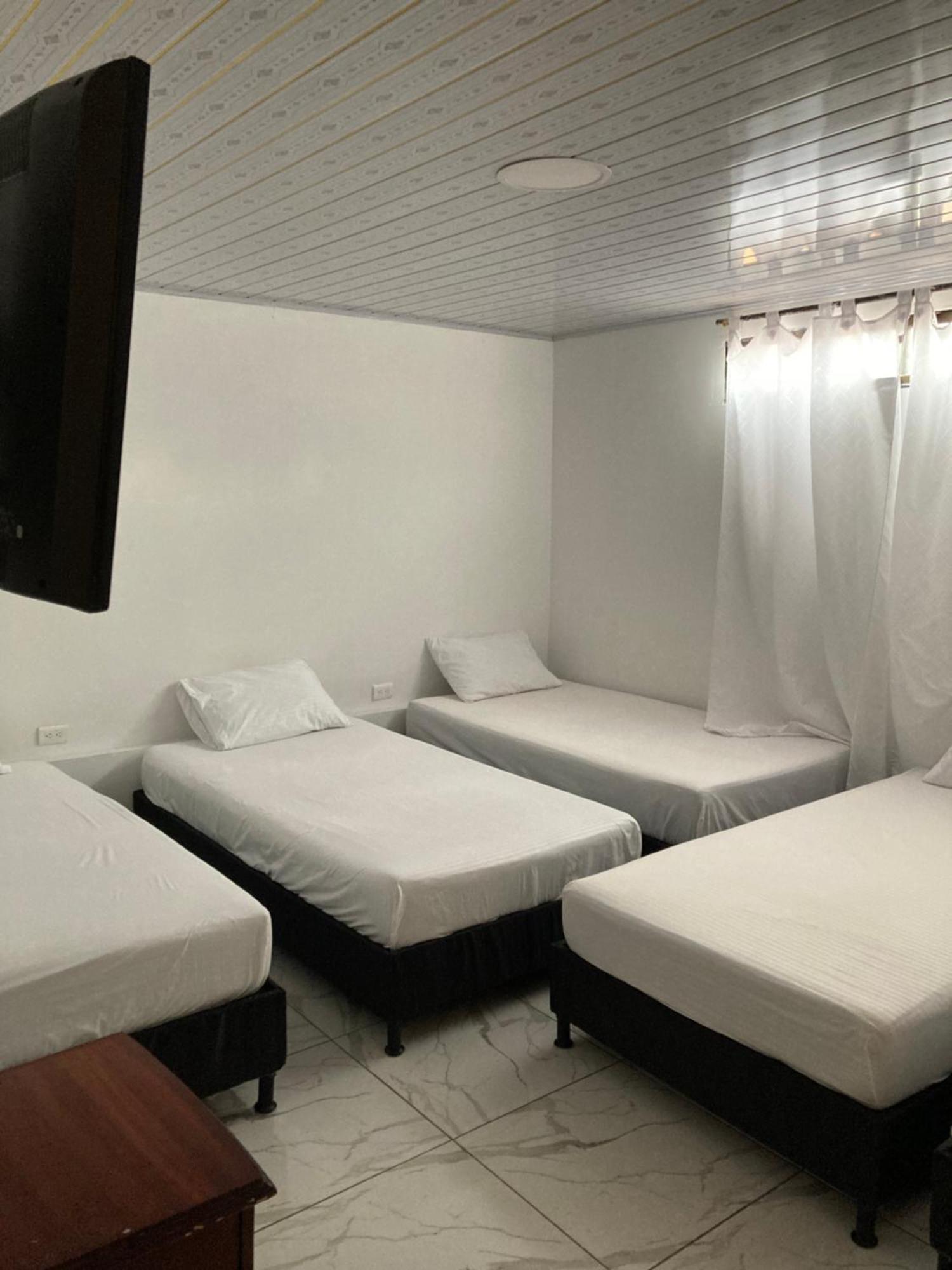 Habitación Familiar con baño privado