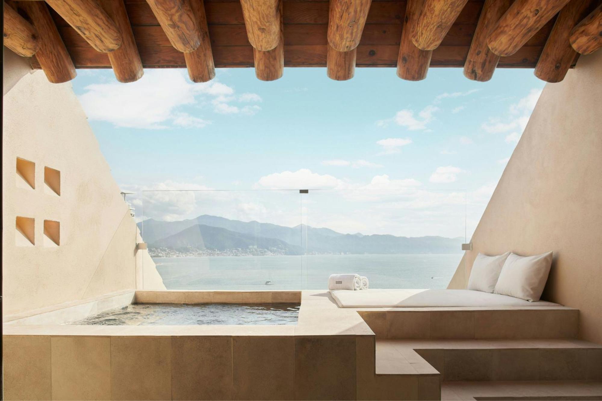 Sky Pool Junior King Suite with Sofa Bed and Ocean View