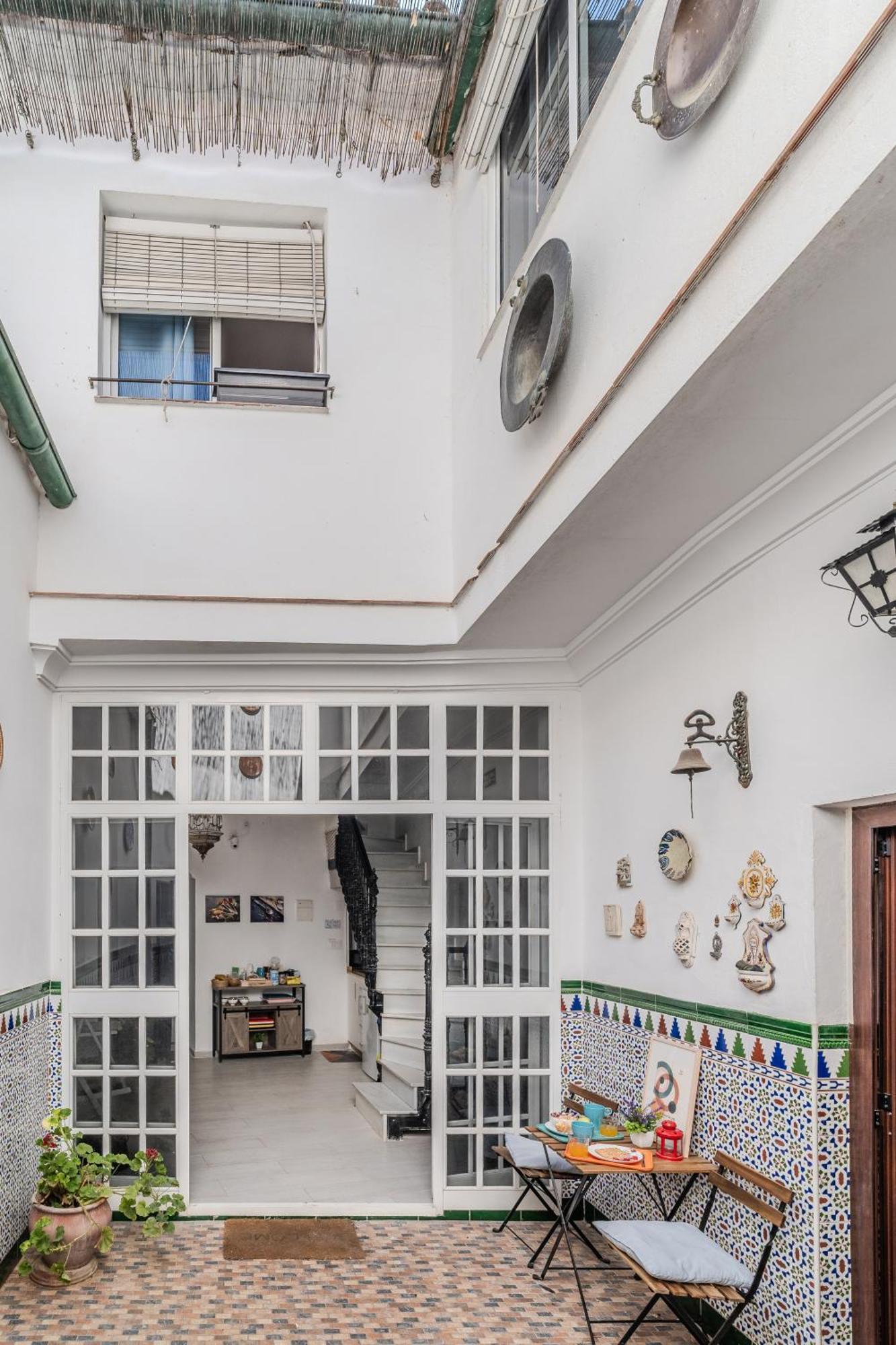 Large Double Room,1696112282:JPEG