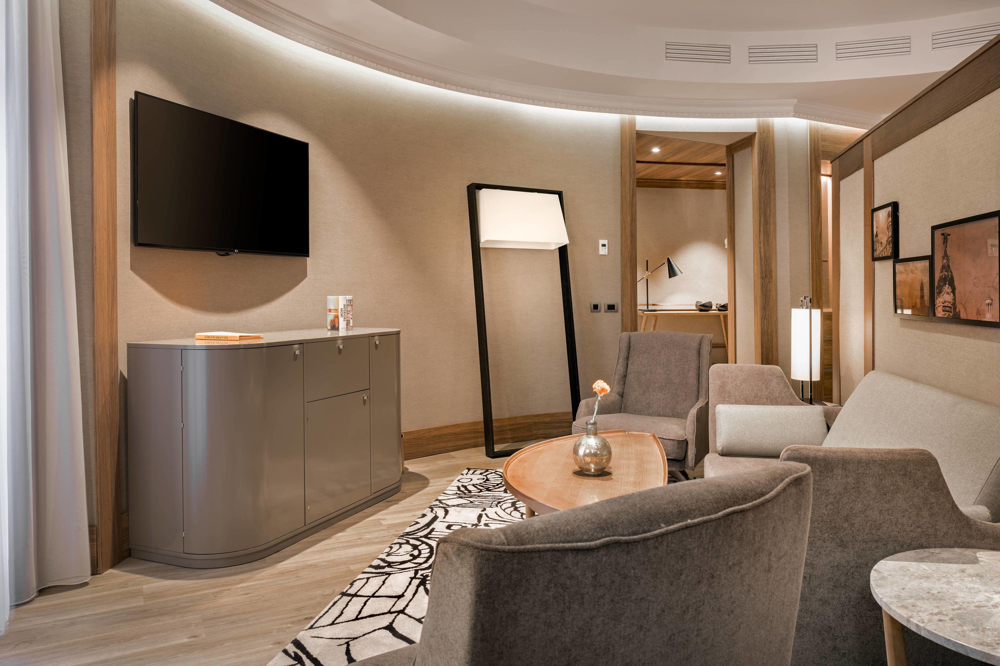 Suite de 1 dormitorio con vistas a la ciudad - 1 cama grande