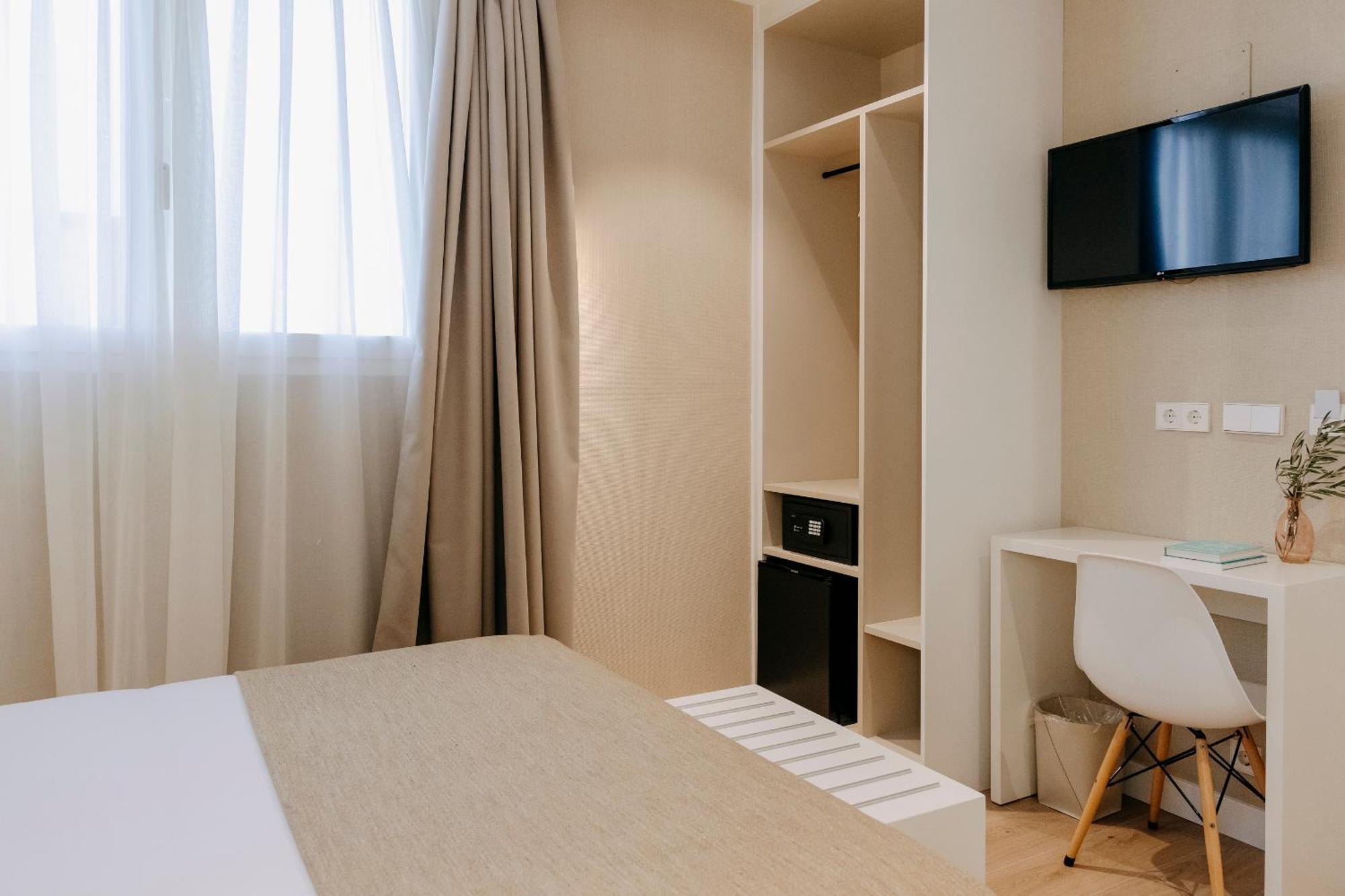 Double Room,1727844856:JPEG