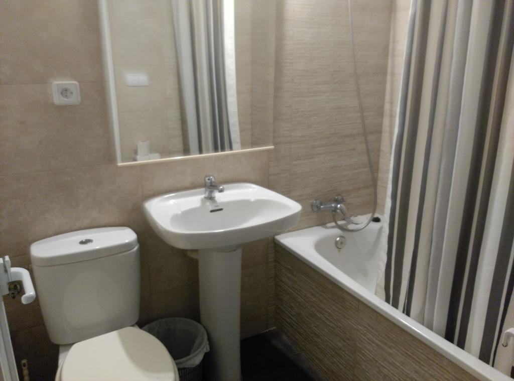 Habitación Doble Económica con baño compartido