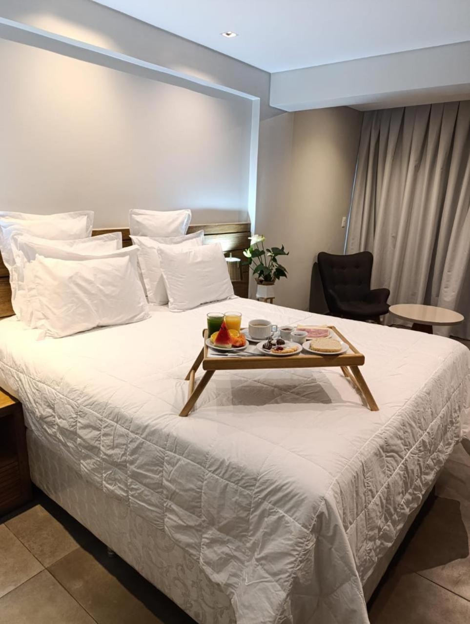 Queen Room,1730040501:JPEG