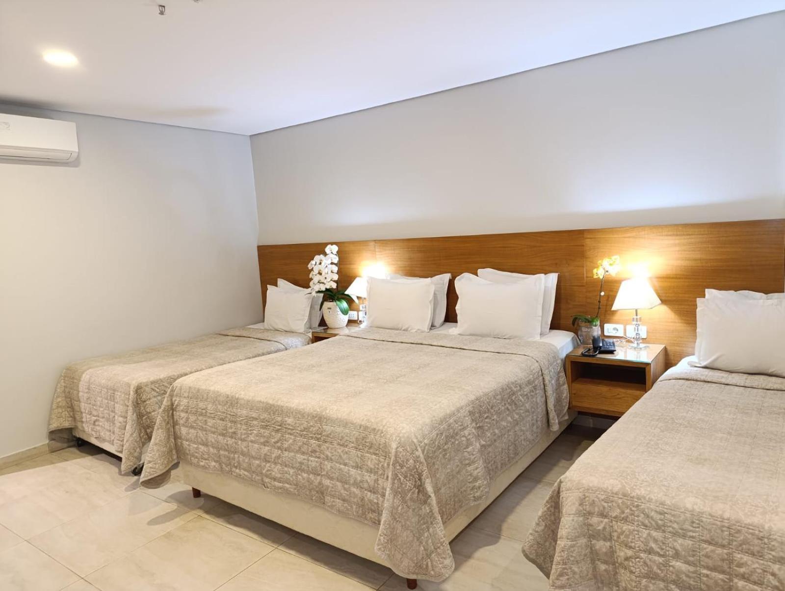 Family Room,1730040522:JPEG