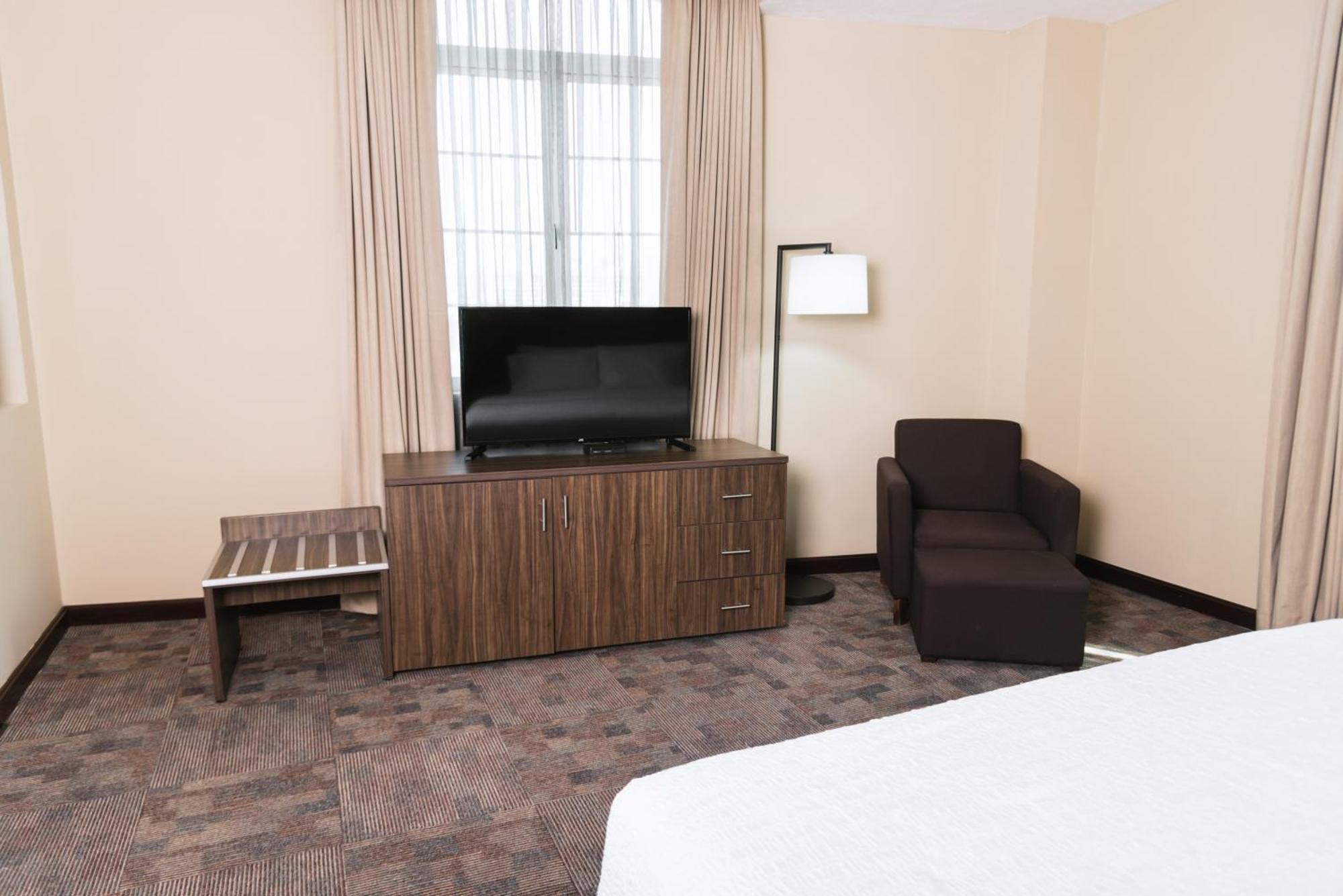 Suite Estudio con cama extragrande - No fumadores