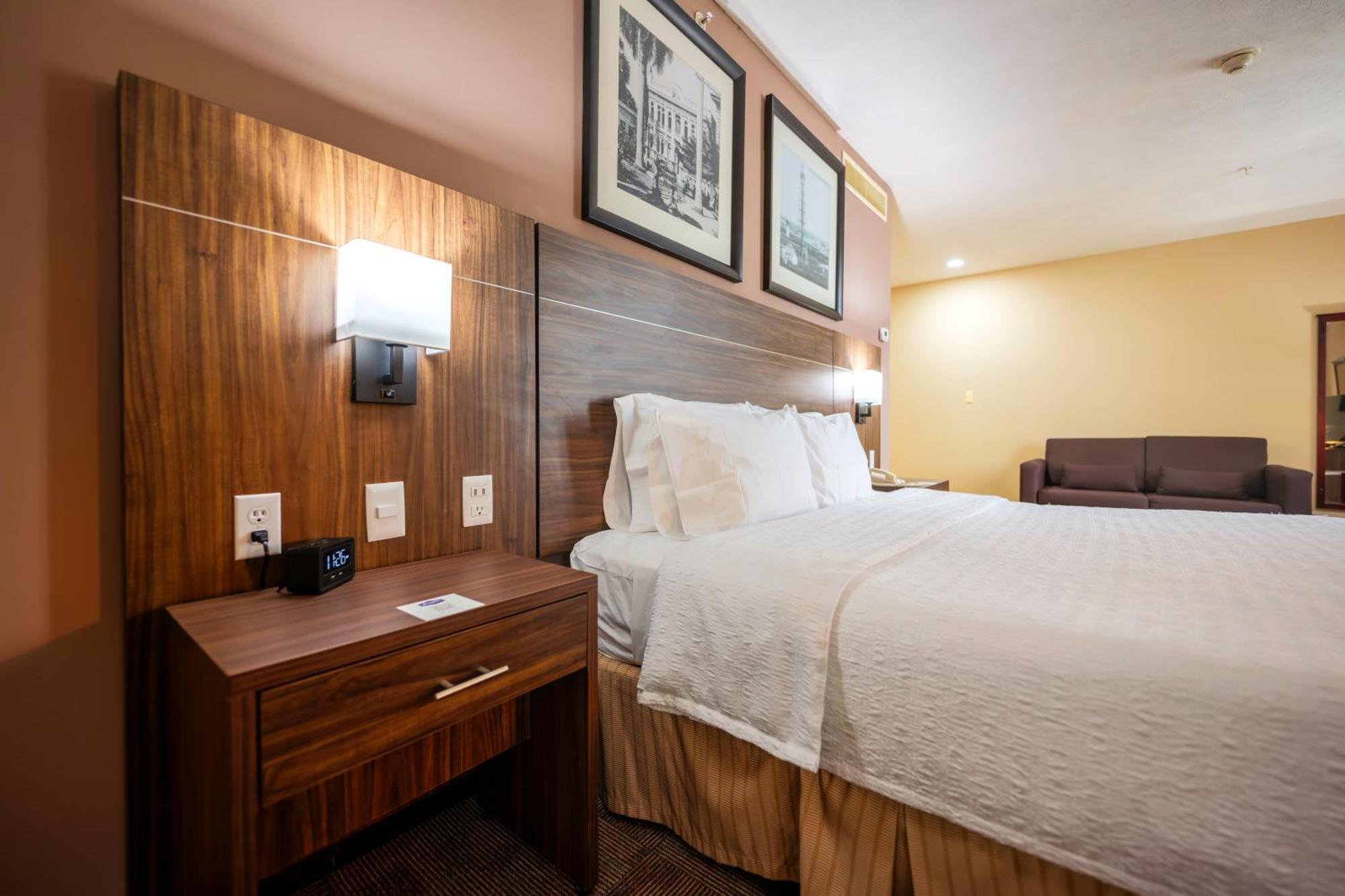 Habitación con cama extragrande y sofá cama - No fumadores