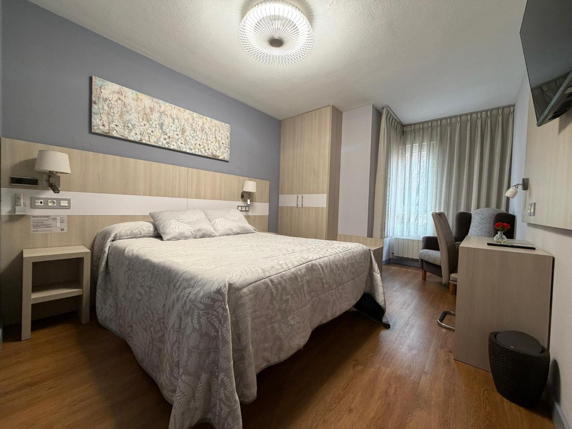 Double or Twin Room,1758355217:JPEG