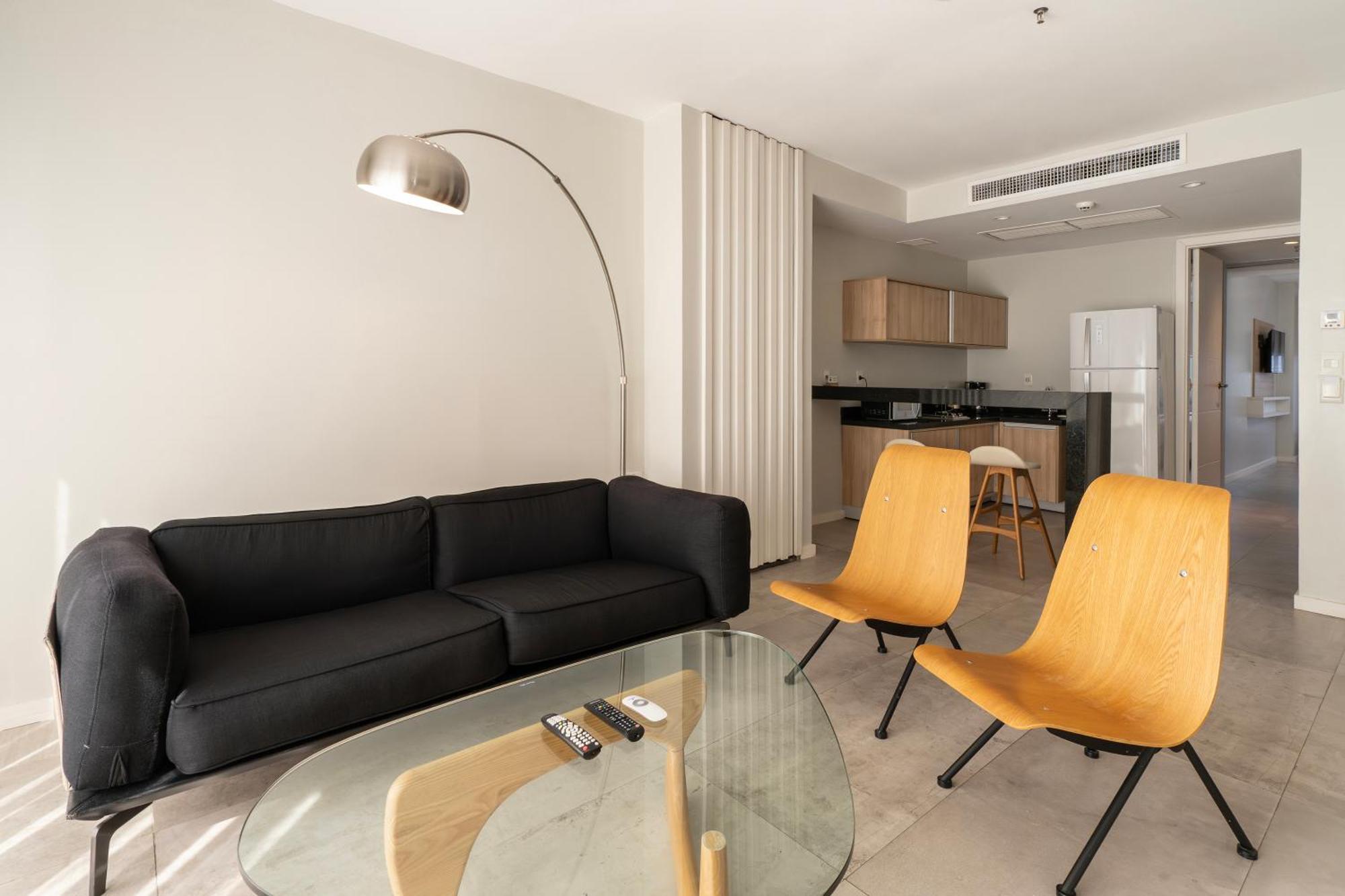 Estudio con balcón