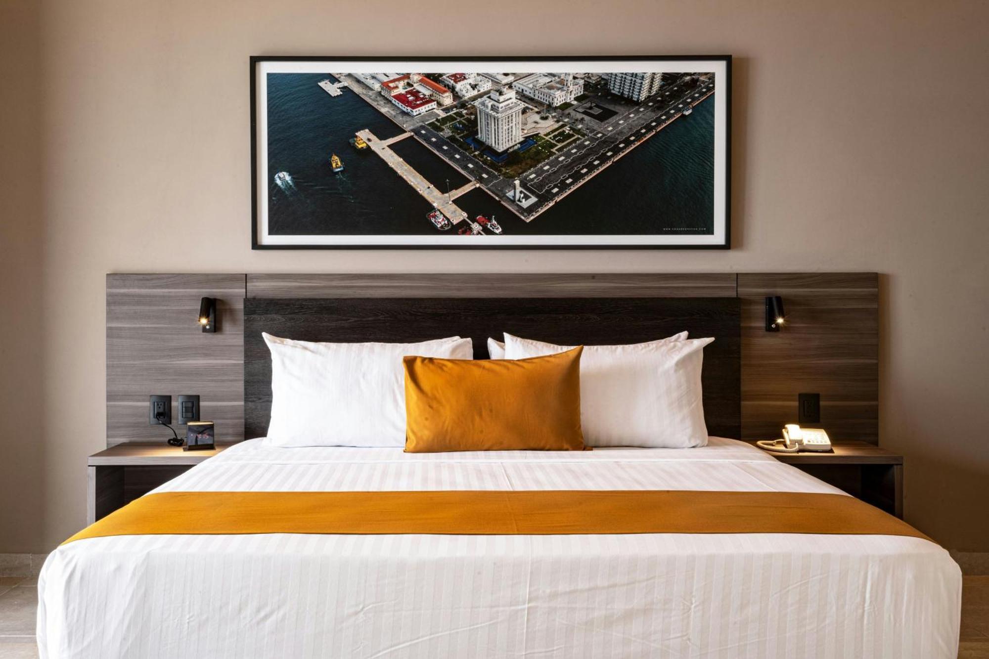 Suite Doble con vistas al mar - 1 cama extragrande y 1 sofá cama