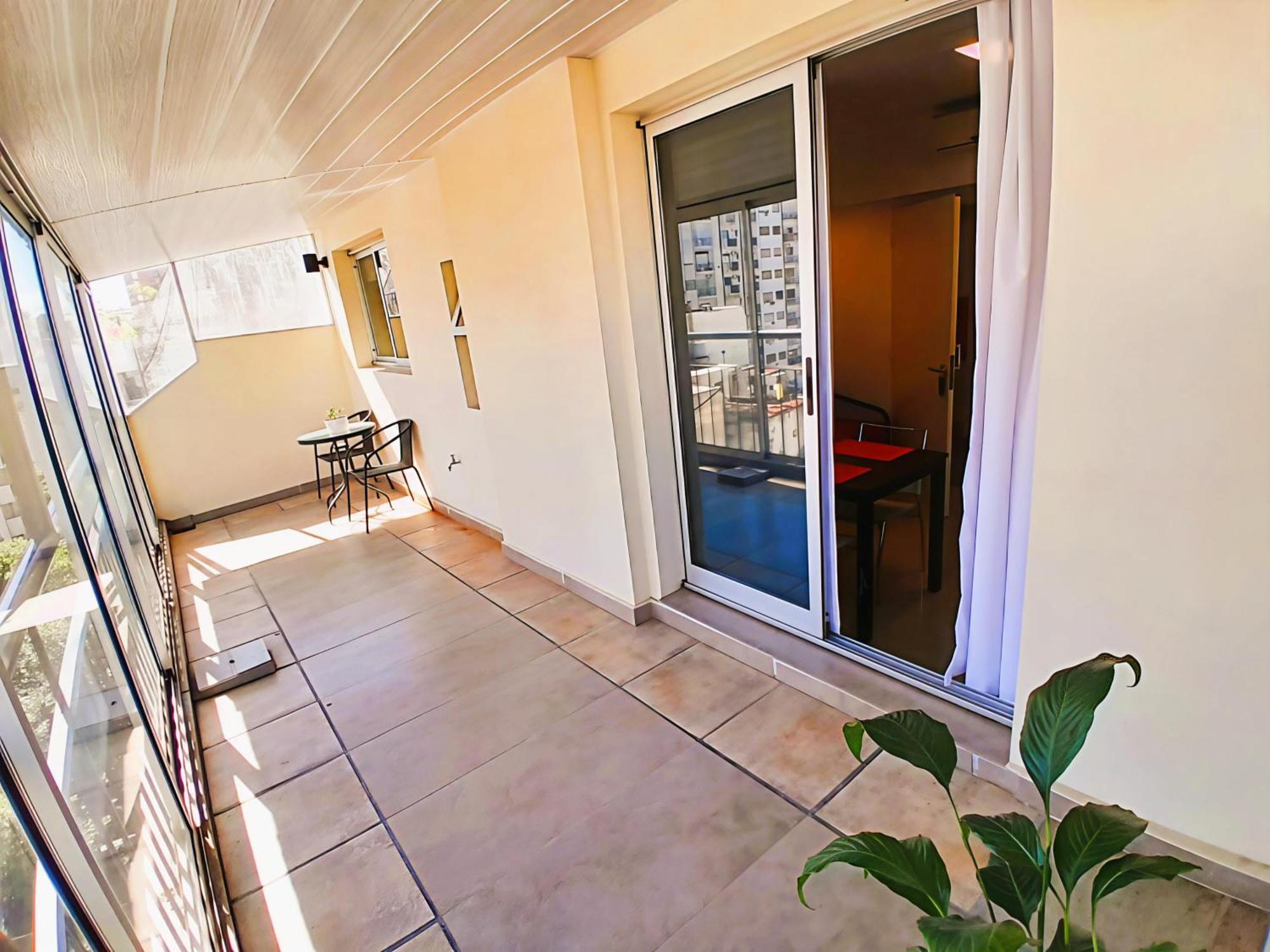 Apartamento de 1 dormitorio con terraza