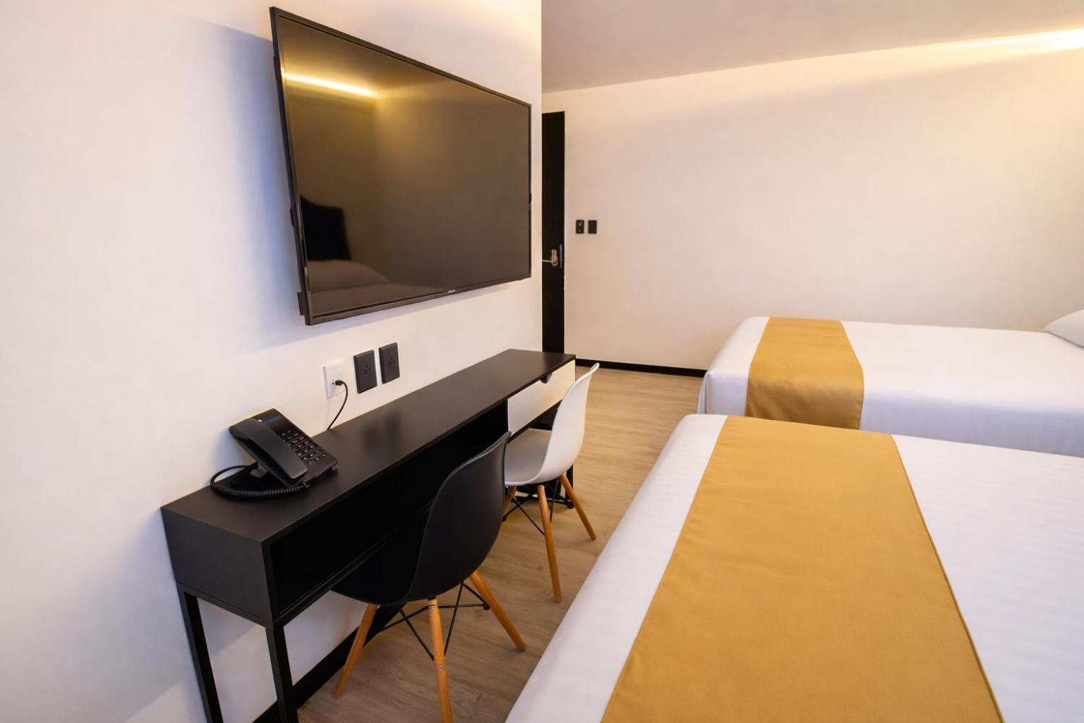 Habitación con 2 camas grandes