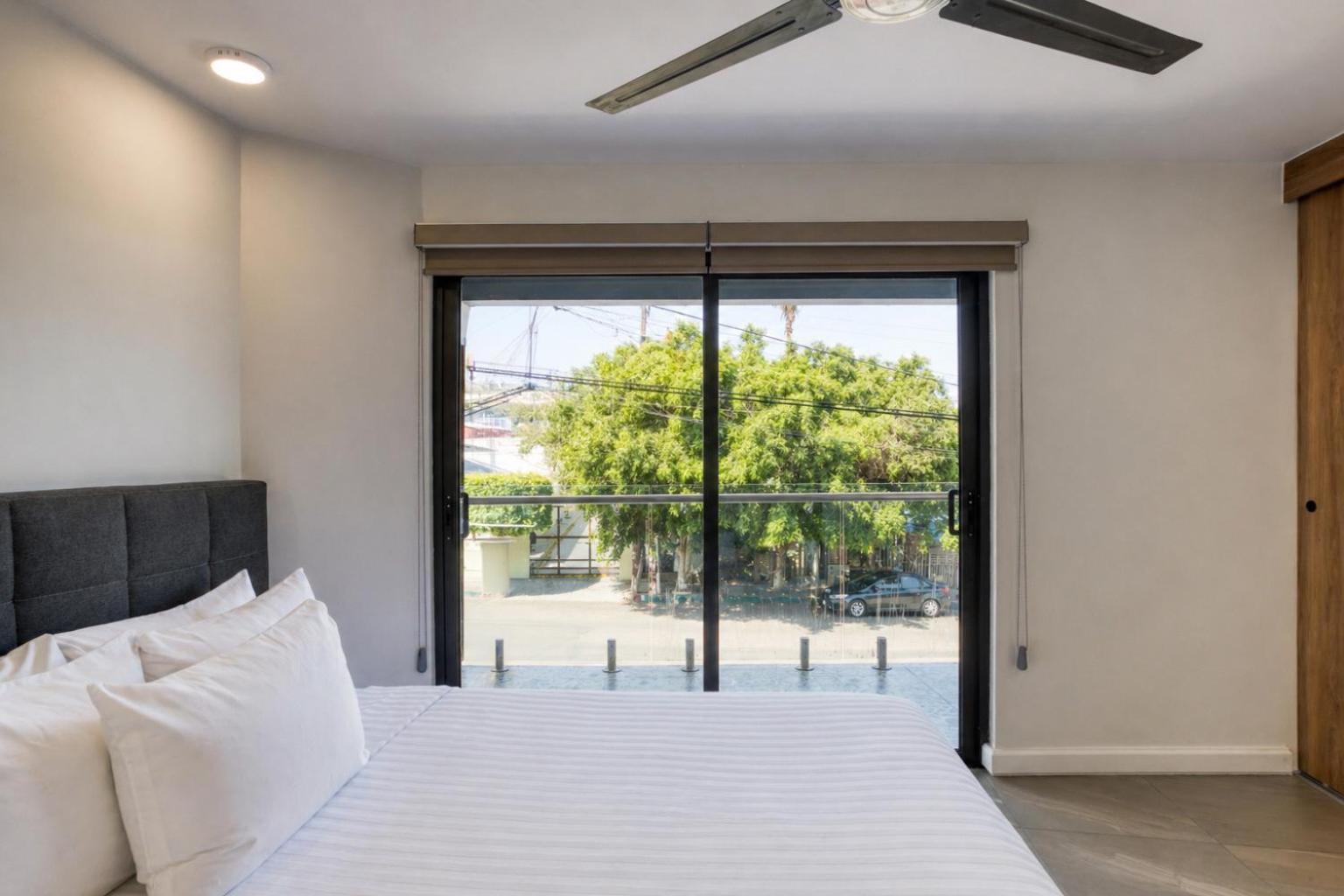 2 Queen Beds, 2 Bedroom Apartment, Balcony