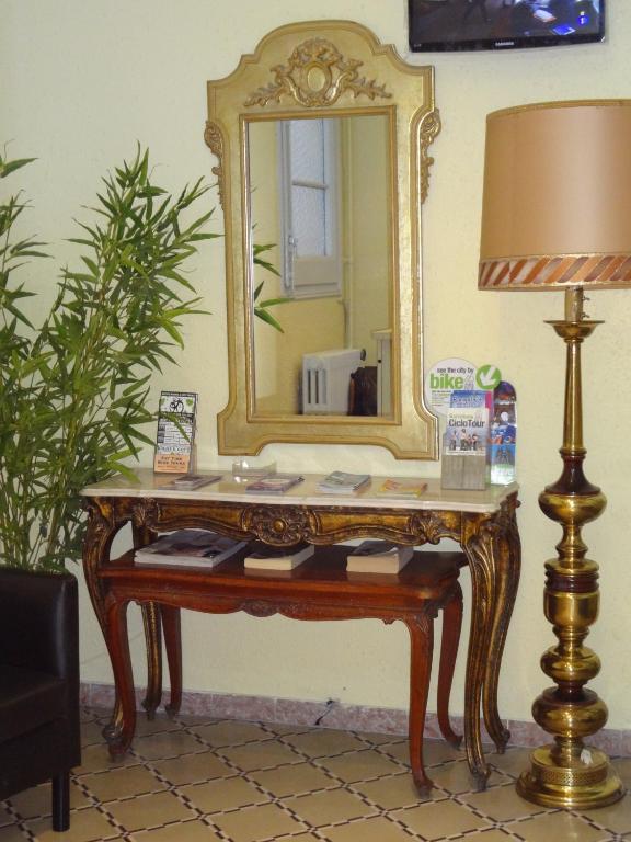 Habitación Doble con baño compartido - 2 camas