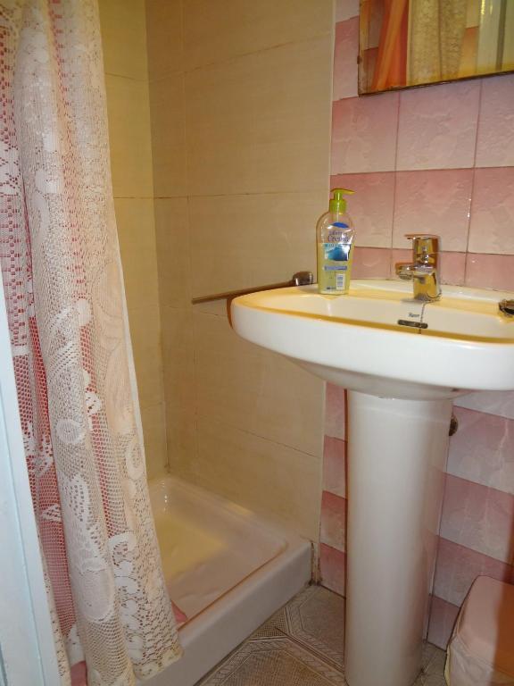 Habitación Individual con baño compartido