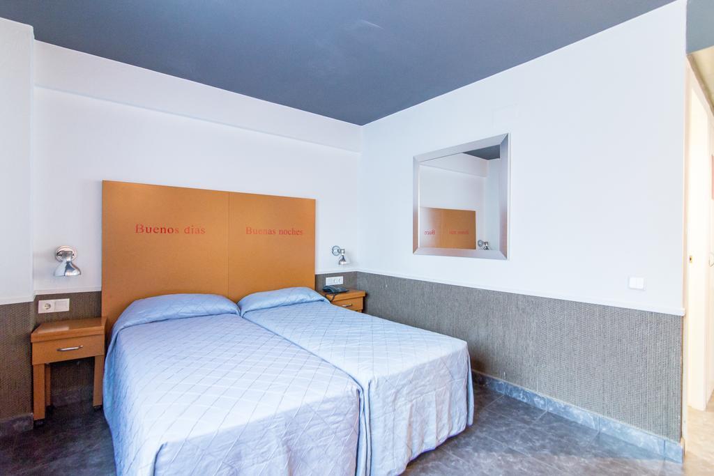 Double or Twin Room Private Bathroom,239579301:JPEG