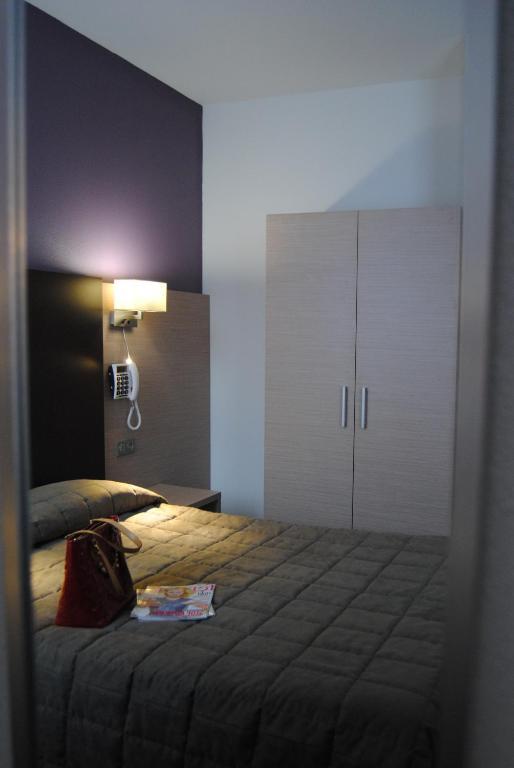 Single Room,1662405279:JPEG