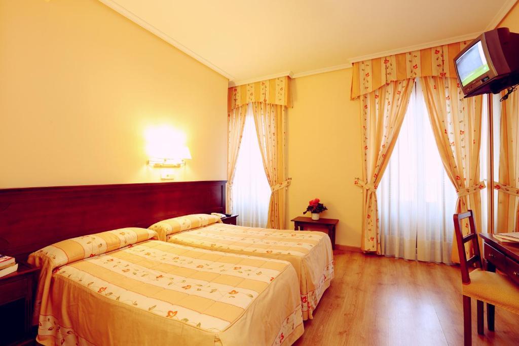 Double or Twin Room,28594169:JPEG