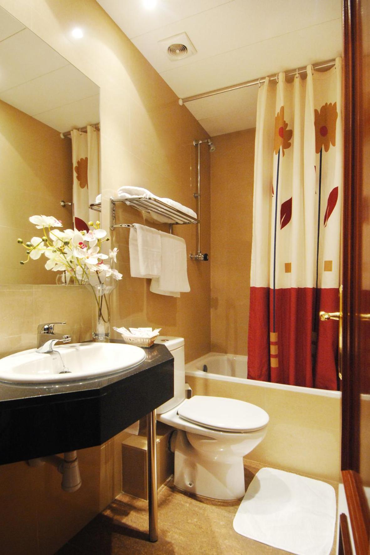 Habitación Quíntuple con baño privado