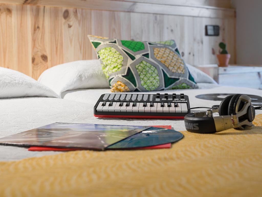 Twin Room,698684001:JPEG