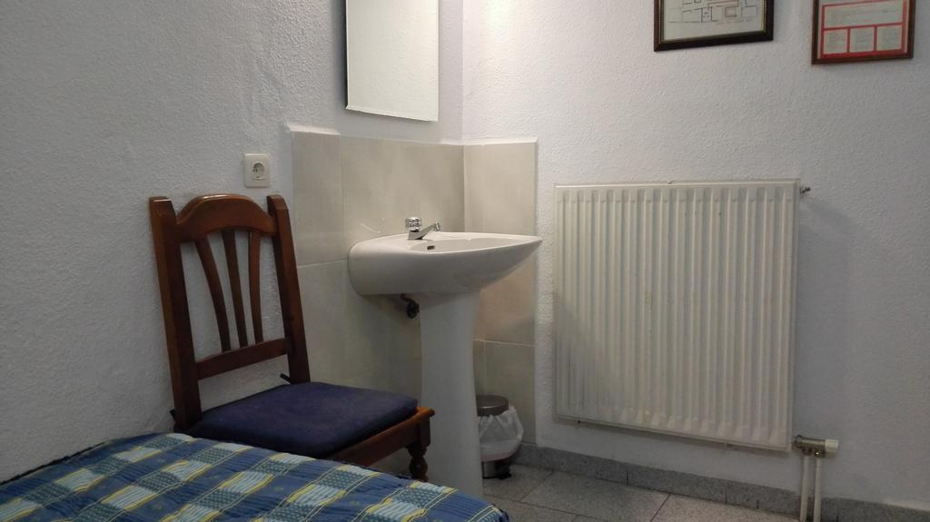 Double Room with Extra Bed and Shared Bathroom