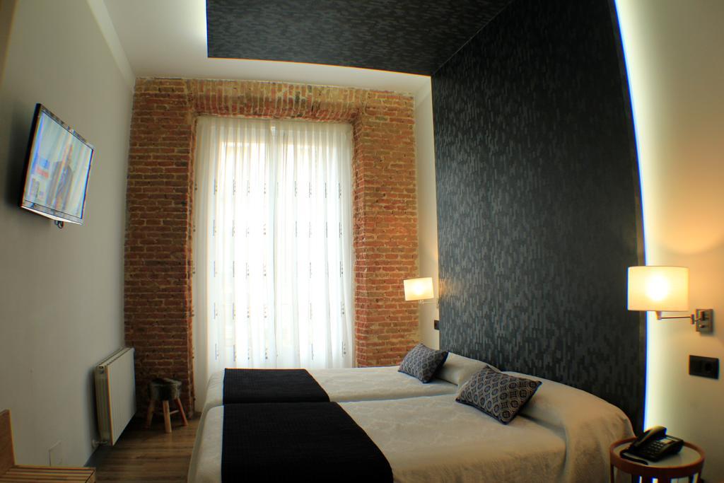 Double or Twin Room with City View,684854523:JPEG