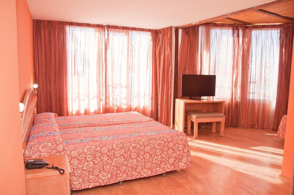 Double Room with Extra Bed,378923056:JPEG