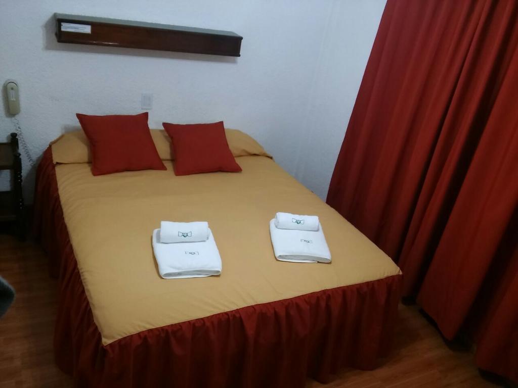 Family Room,379325869:JPEG