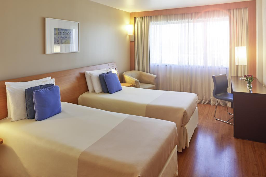 Apartamento Superior con vistas laterales al mar - 2 camas individuales