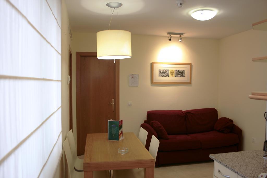 Standard One-Bedroom Apartment,632485791:JPEG