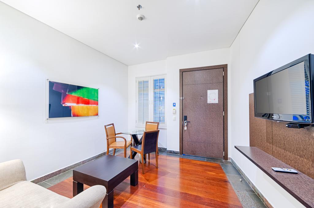 Habitación Doble de lujo con cama extragrande y balcón