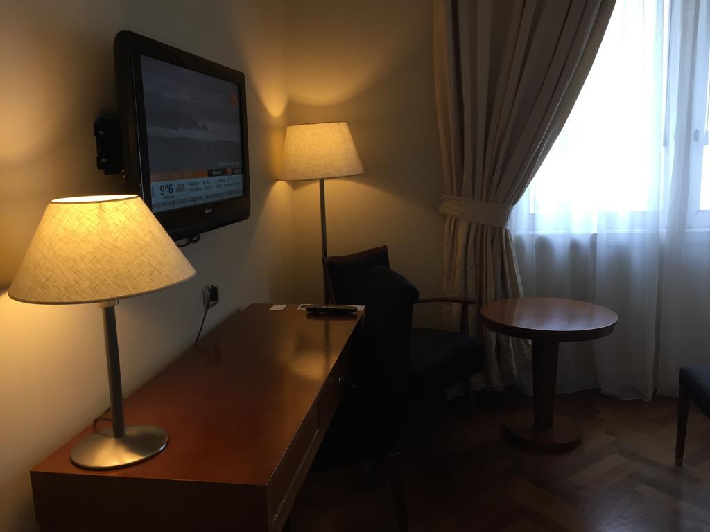Standard Twin Room Internal View,448845117:JPEG