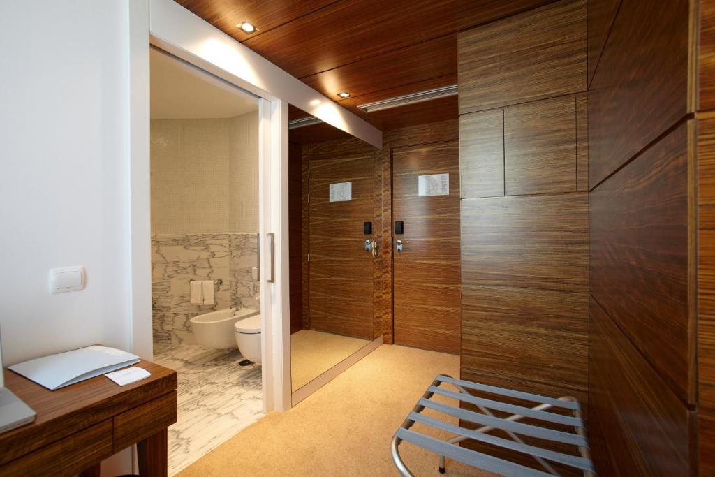 Superior Family Room (2 Adults + 2 Child up to 12 years),917083558:JPEG