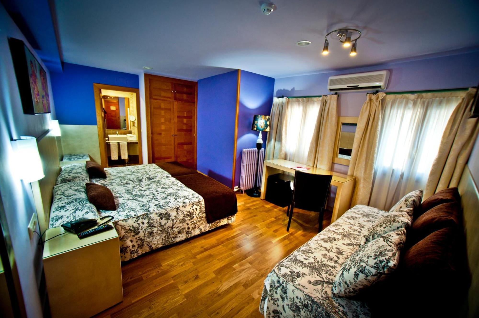 Twin Room,680378352:JPEG