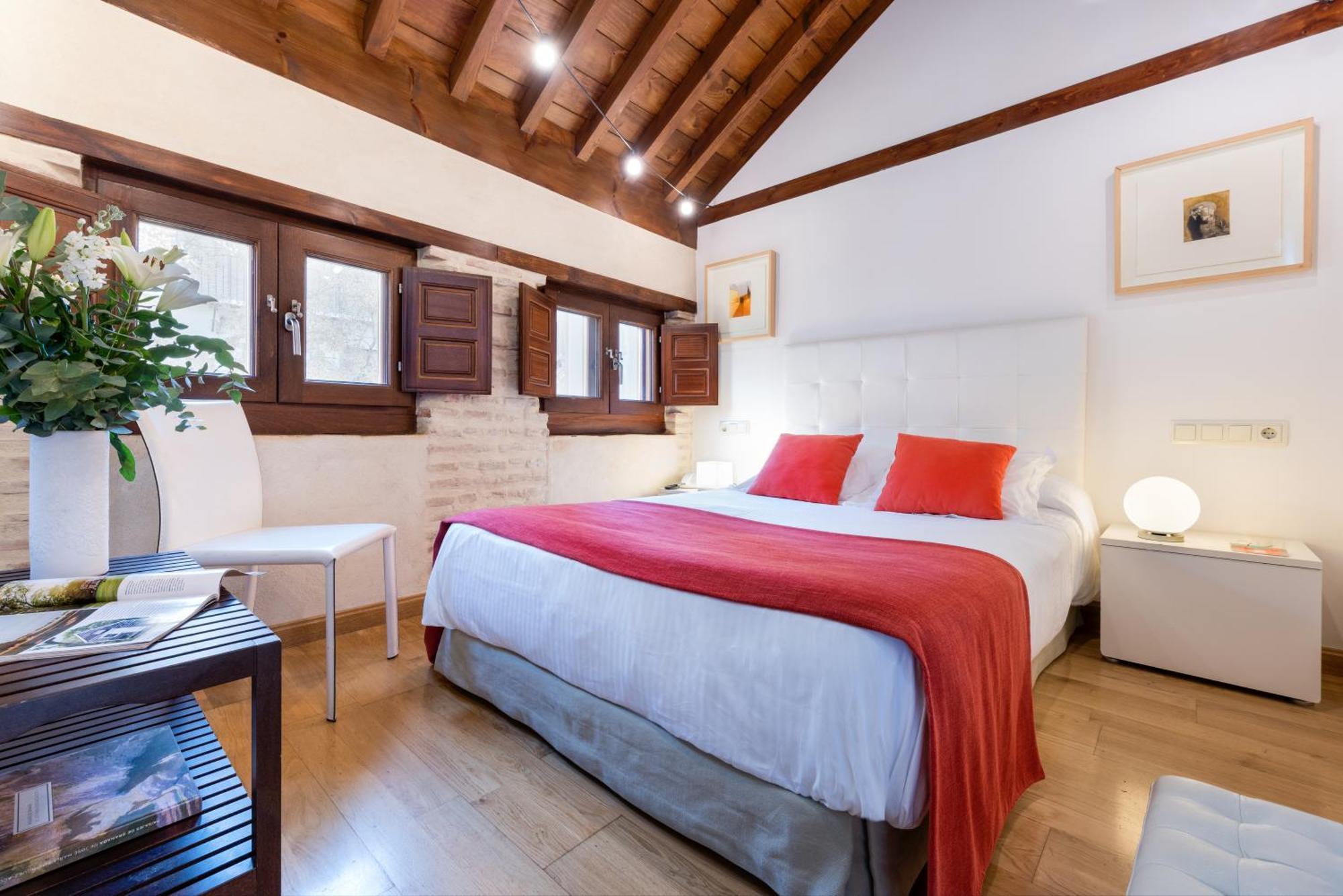 Budget Double Room,683233812:JPEG